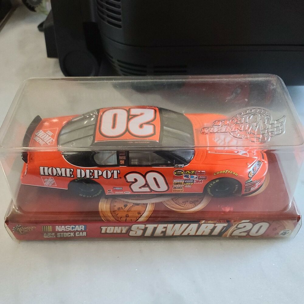 Tony Stewart 2007 #20 Home Depot Winner's Circle 1:24 Cheverolet